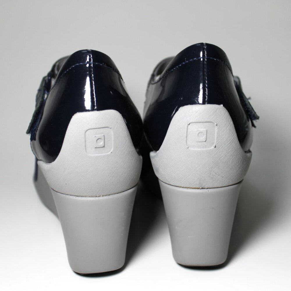 TSUBO Navy Blue Suede & Patent Mary Jane Heels Size 7 EUC - Picture 3 of 7